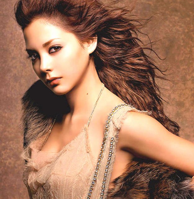 anna-tsuchiya-383730l