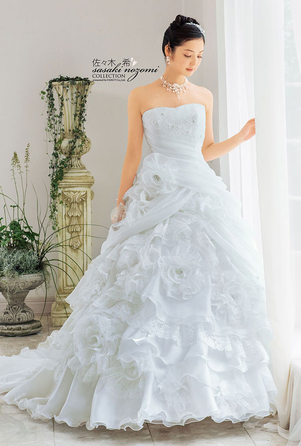 nozomi-sasaki-wedding-dress-1