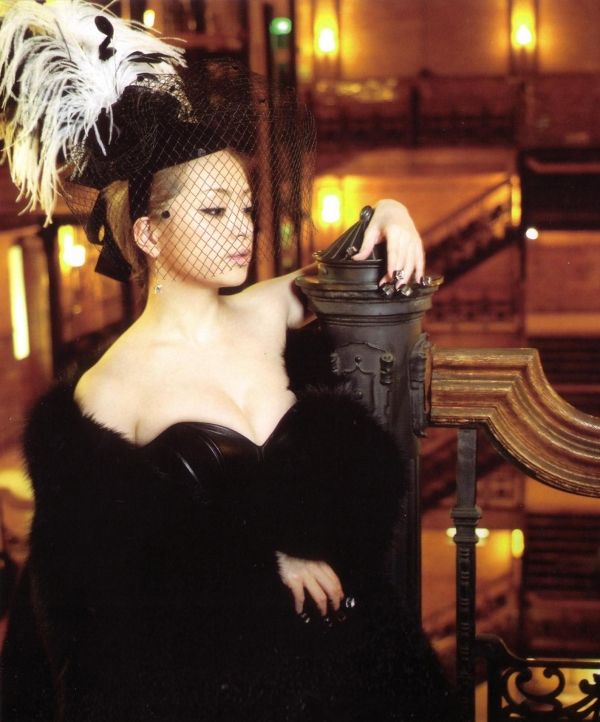 600full-ayumi-hamasaki (4)