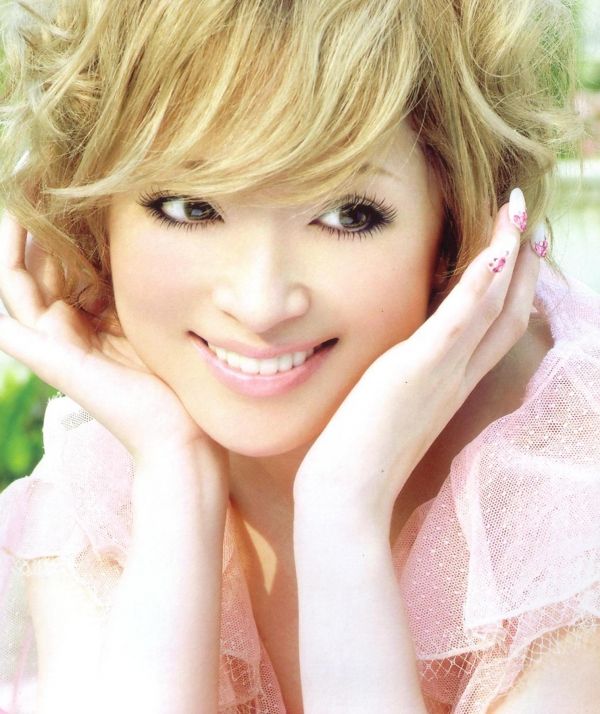 600full-ayumi-hamasaki (6)