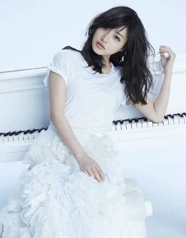 600full-satomi-ishihara (5)