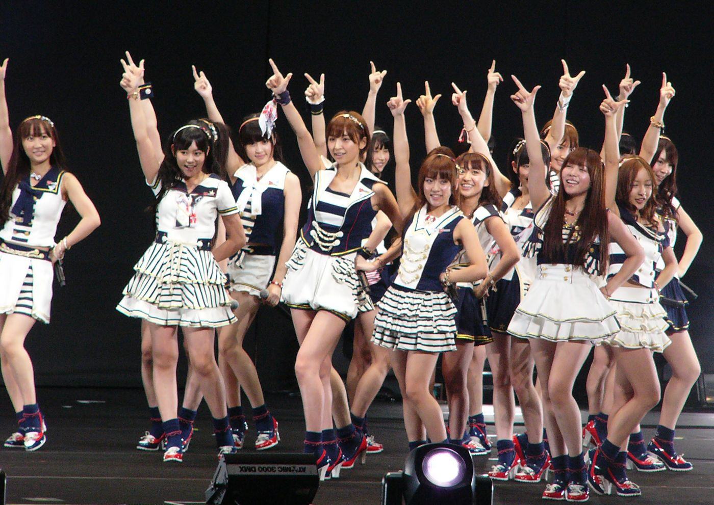 AKB48-3-unohana-the-fanpop-user-35259639-1400-991