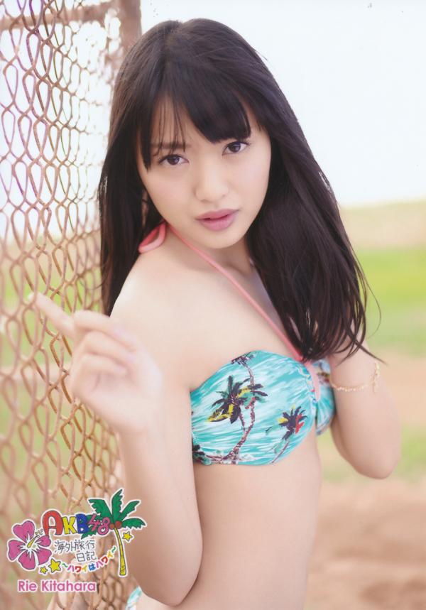 Kitahara-Rie-Hawaii-wa-Hawaii-akb48-37007561-894-1280 (1)
