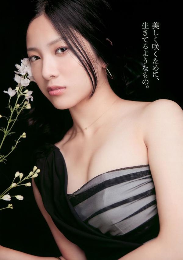 740full-yuriko-yoshitaka (3)