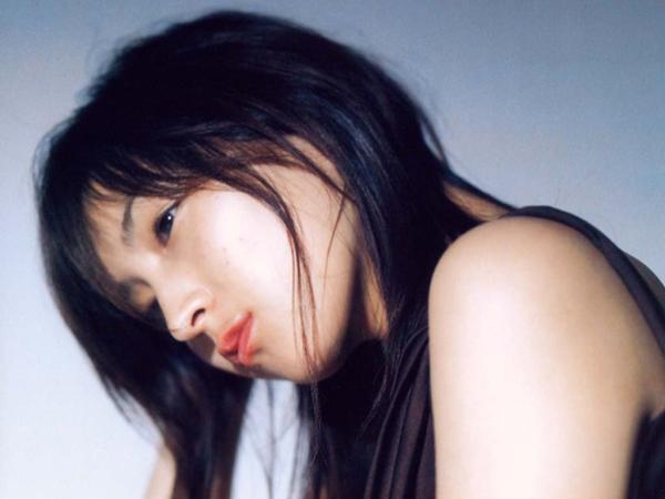 Ryoko_Hirosue_040018