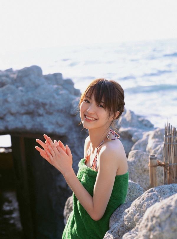 rina-aizawa-lake-trip-2957c4253af866e1c67c5bf7dc707558-large-841045